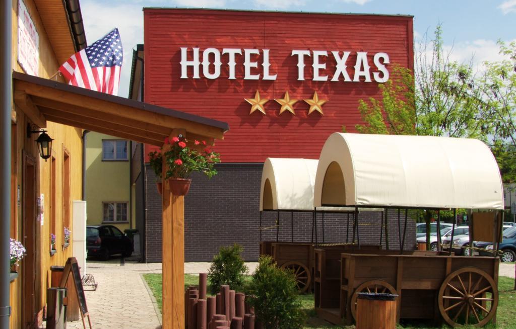 Hotel Texas - Żory Extérieur photo
