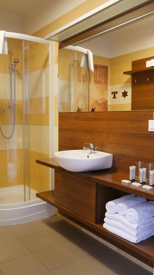 Hotel Texas - Żory Extérieur photo