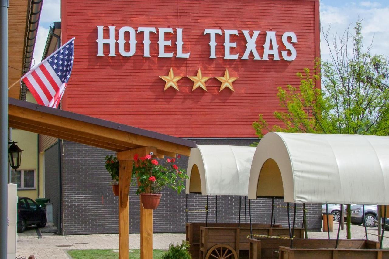 Hotel Texas - Żory Extérieur photo